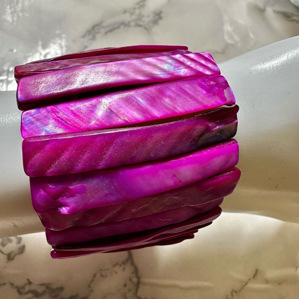 Pink abalone shell bracelet - Picture 2 of 7